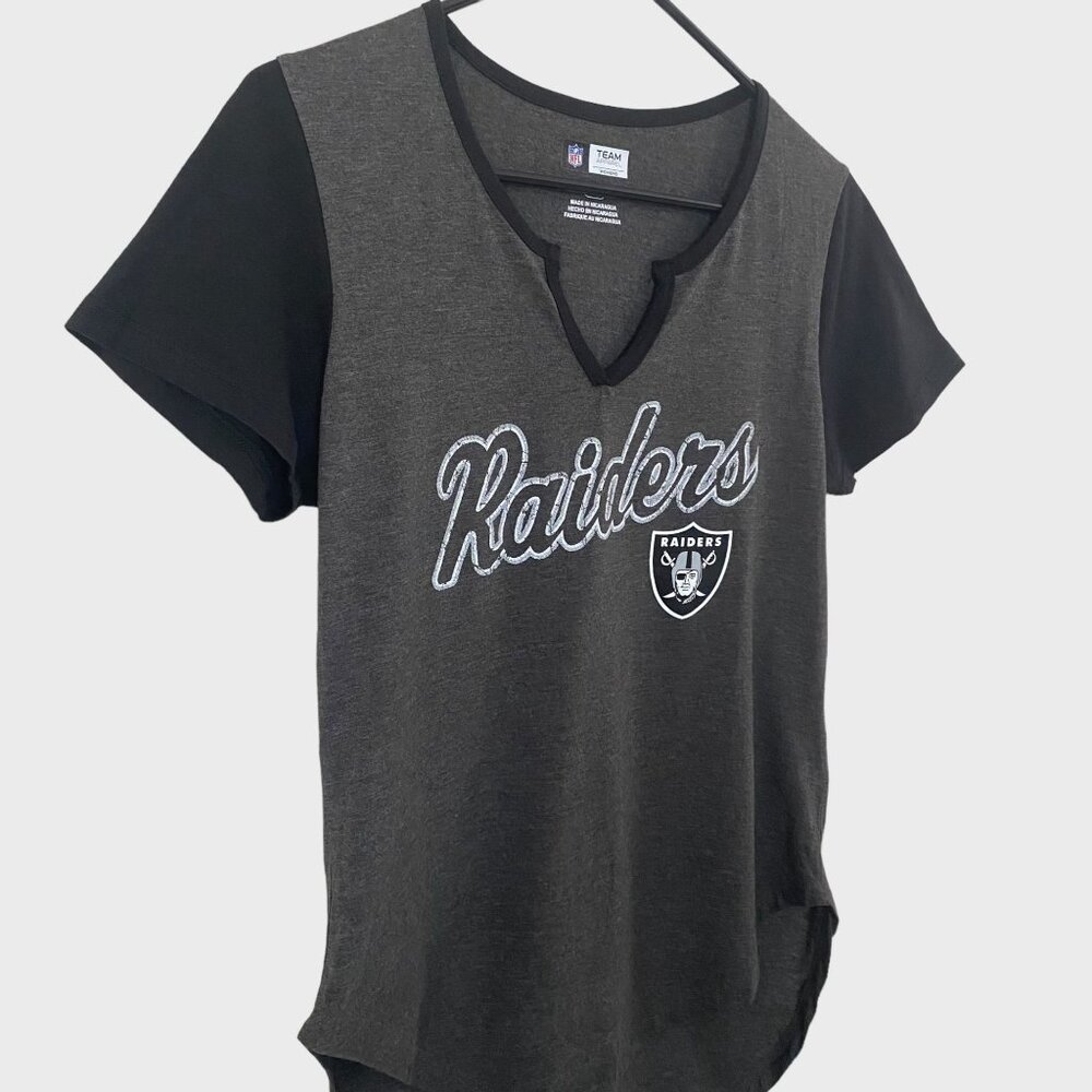 NFL Las Vegas Raiders V-Neck T-Shirt Womens Small Gray Short-Sleeve Football Tee - Picture 4 of 11